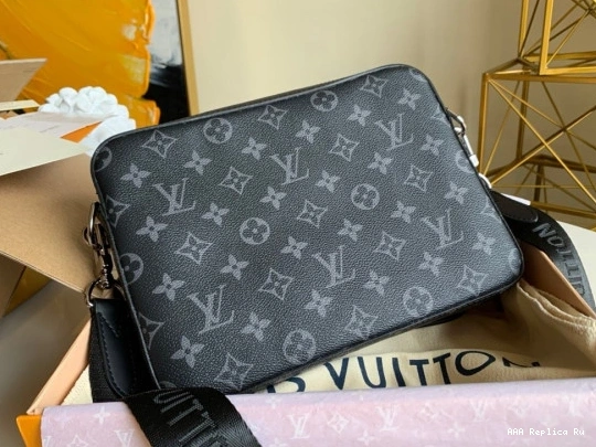AAA Pruses Bags LOUIS VUITTON DISTRICT 0708